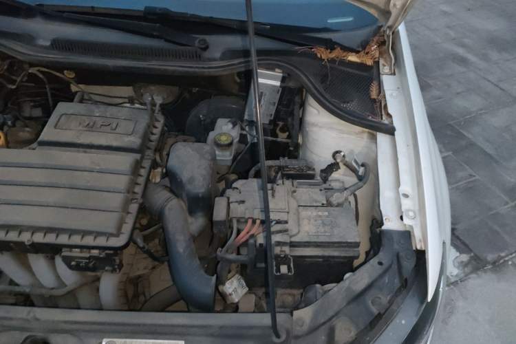 Used Volkswagen Polo 2016 1.6L Automatic Comfort Model Engine Bay Left