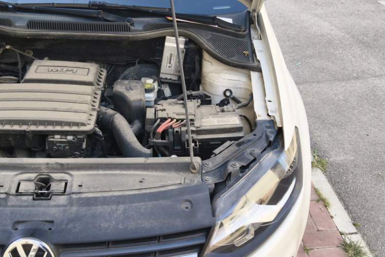 Used Volkswagen Polo 2016 1.4L Automatic Trendy Model Engine Bay Left