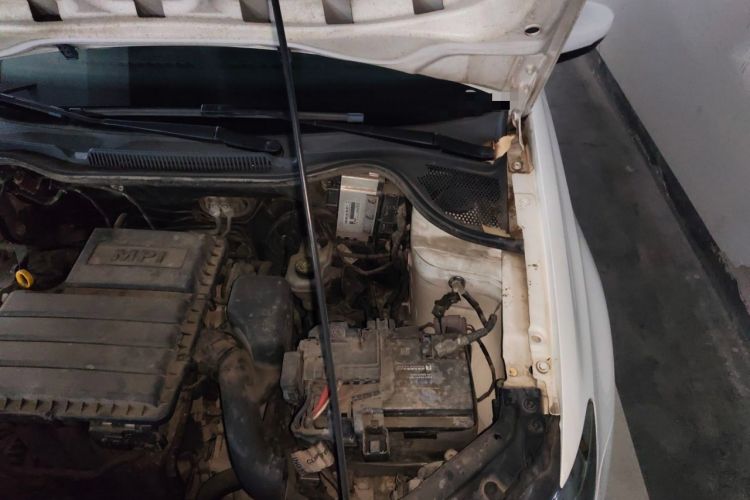 Used Volkswagen Polo 2016 1.4L Manual Fashion Model Engine Bay Left