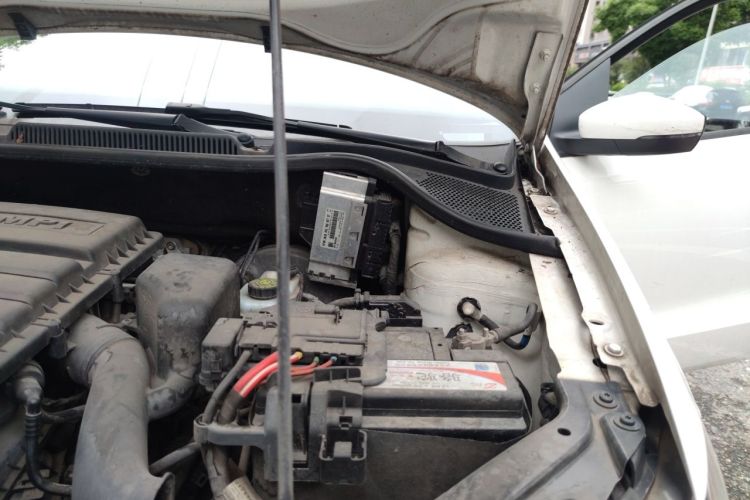Used Volkswagen Polo 2016 1.6L Automatic Comfort Model Engine Bay Left