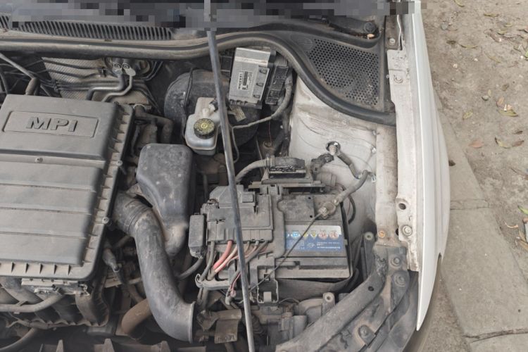 Used Volkswagen Polo 2016 1.4L Automatic Trendy Model Engine Bay Left