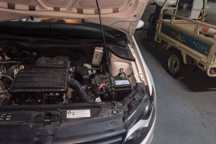 Used Volkswagen Polo 2016 1.4L Manual Fashion Model Engine Bay Left