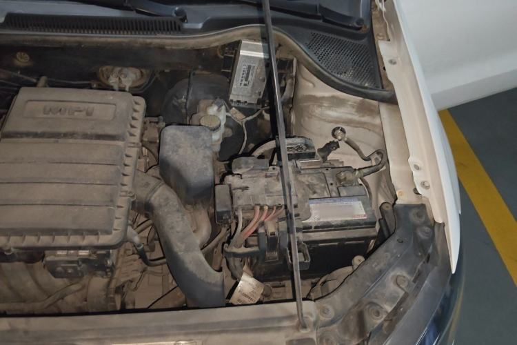 Used Volkswagen Polo 2016 1.4L Automatic Trendy Model Engine Bay Left