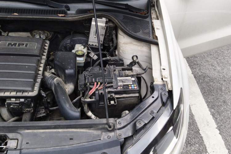 Used Volkswagen Polo 2016 1.6L Automatic Comfort Model Engine Bay Left