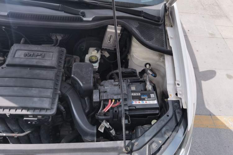 Used Volkswagen Polo 2016 1.6L Automatic Comfort Model Engine Bay Left