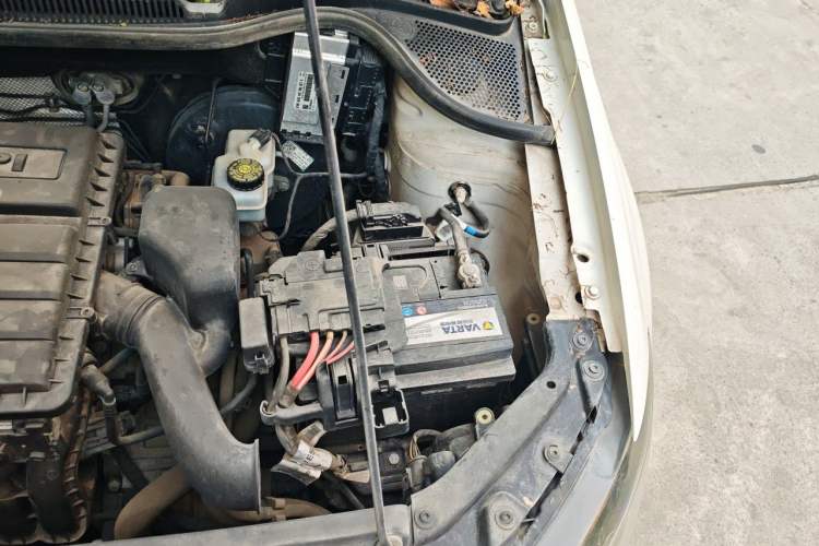 Used Volkswagen Polo 2016 1.4L Automatic Trendy Model Engine Bay Left