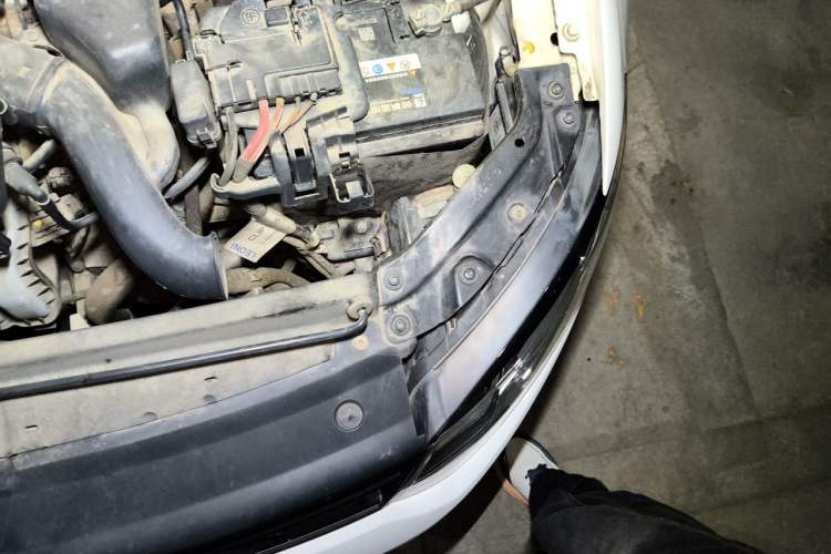 Used Volkswagen Polo 2016 1.6L Automatic Comfort Model Engine Bay Left