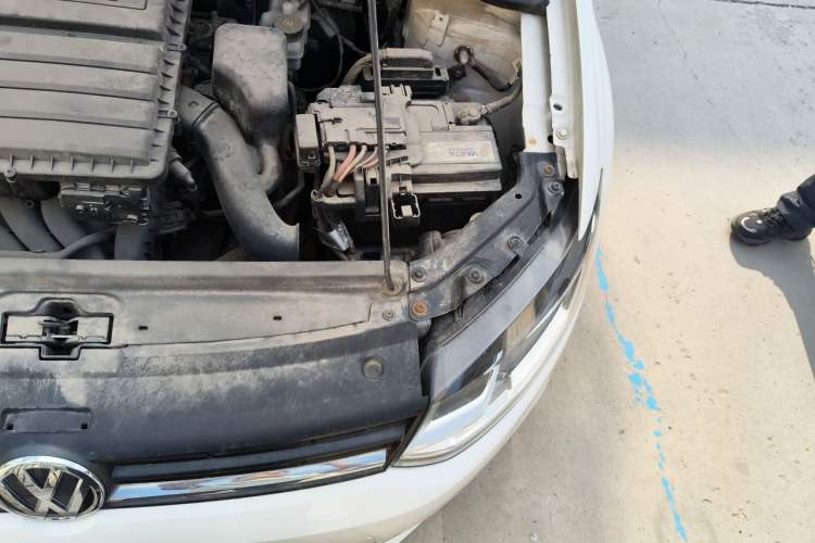 Used Volkswagen Polo 2016 1.6L Automatic Comfort Model Engine Bay Left