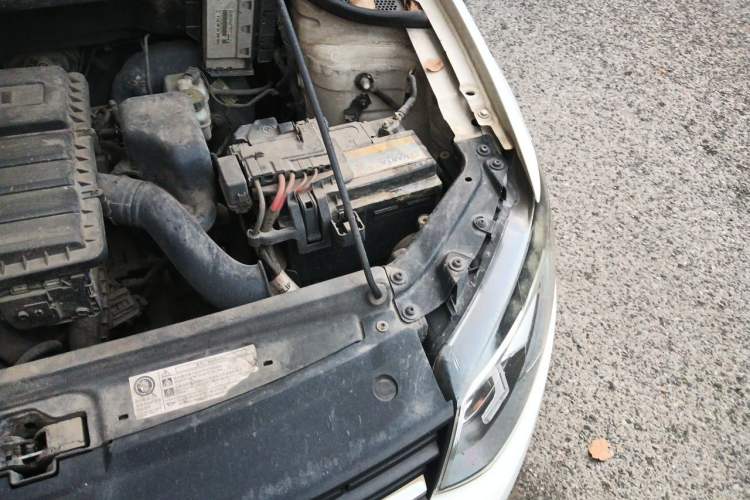 Used Volkswagen Polo 2016 1.4L Manual Fashion Model Engine Bay Left