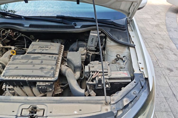 Used Volkswagen Polo 2016 1.4L Manual Fashion Model Engine Bay Left