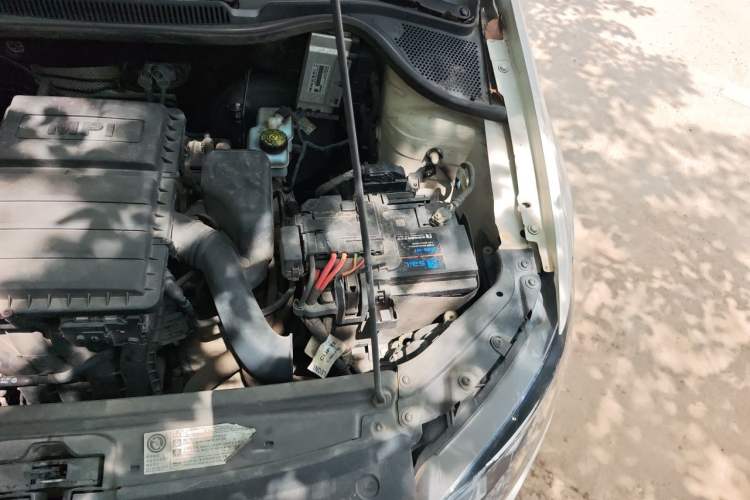 Used Volkswagen Polo 2016 1.4L Automatic Trendy Model Engine Bay Left