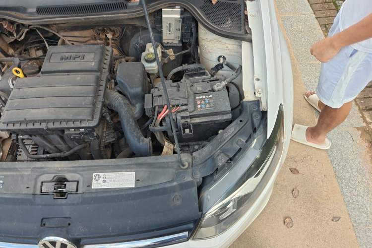 Used Volkswagen Polo 2016 1.4L Automatic Trendy Model Engine Bay Left