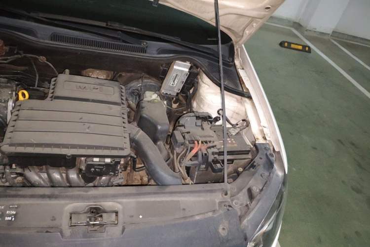 Used Volkswagen Polo 2016 1.4L Automatic Trendy Model Engine Bay Left