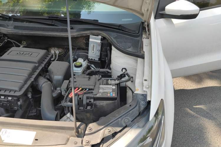 Used Volkswagen Polo 2016 1.6L Automatic Comfort Model Engine Bay Left