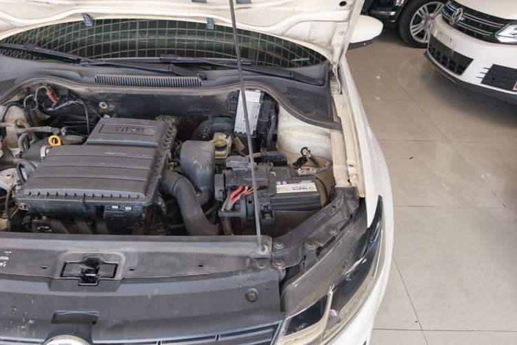 Used Volkswagen Polo 2016 1.6L Automatic Comfort Model Engine Bay Left