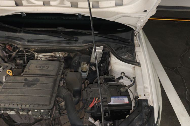 Used Volkswagen Polo 2016 1.6L Automatic Comfort Model Engine Bay Left