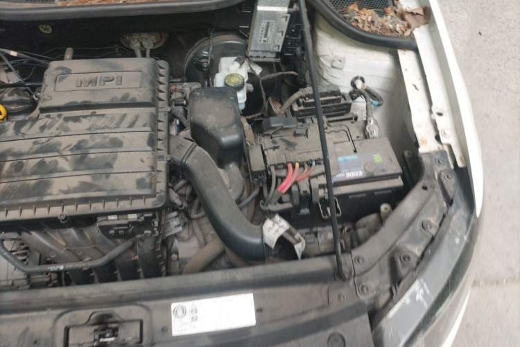 Used Volkswagen Polo 2016 1.4L Automatic Trendy Model Engine Bay Left