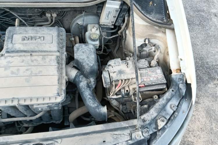 Used Volkswagen Polo 2016 1.4L Manual Fashion Model Engine Bay Left