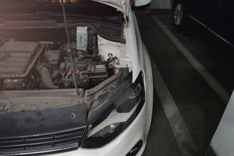 Used Volkswagen Polo 2016 1.4L Automatic Trendy Model Engine Bay Left