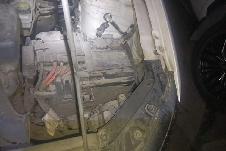 Used Volkswagen Polo 2016 1.4L Manual Fashion Model Engine Bay Left