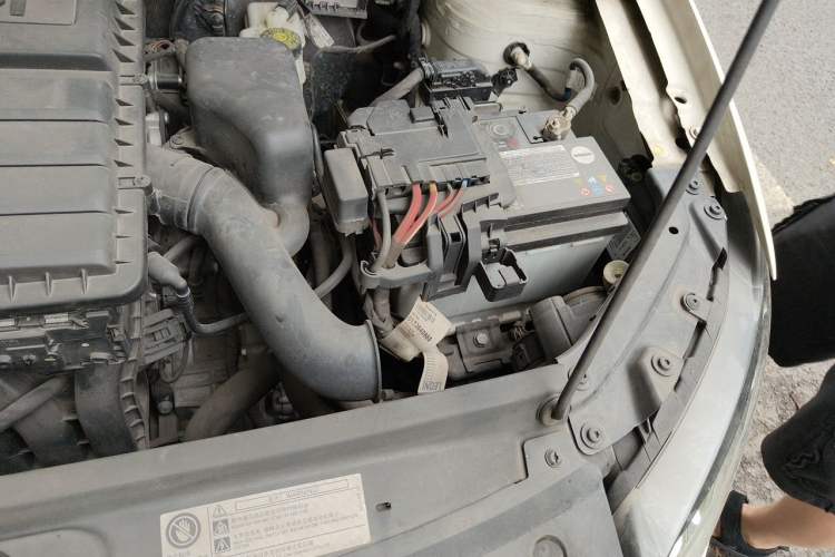 Used Volkswagen Polo 2016 1.6L Automatic Comfort Model Engine Bay Left