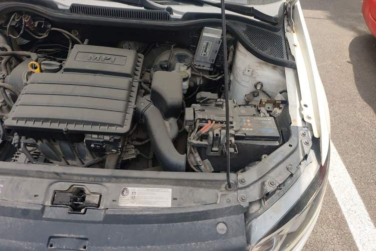 Used Volkswagen Polo 2016 1.4L Manual Fashion Model Engine Bay Left