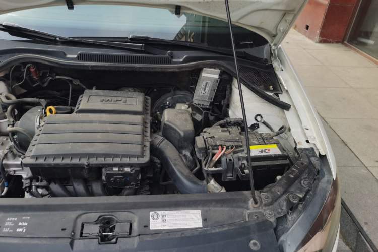 Used Volkswagen Polo 2016 1.4L Automatic Trendy Model Engine Bay Left