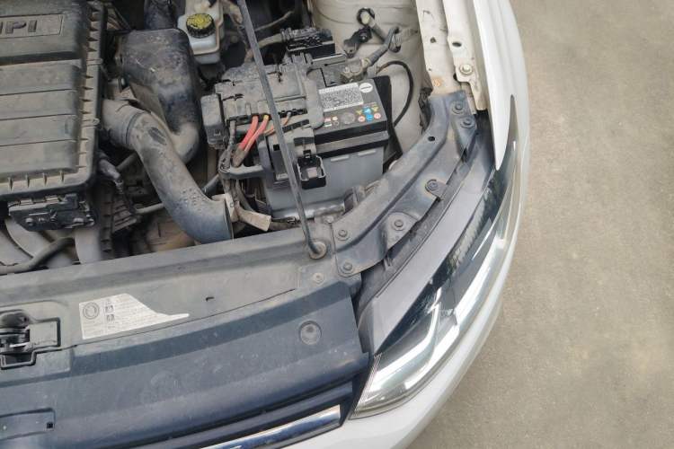 Used Volkswagen Polo 2016 1.6L Automatic Comfort Model Engine Bay Left