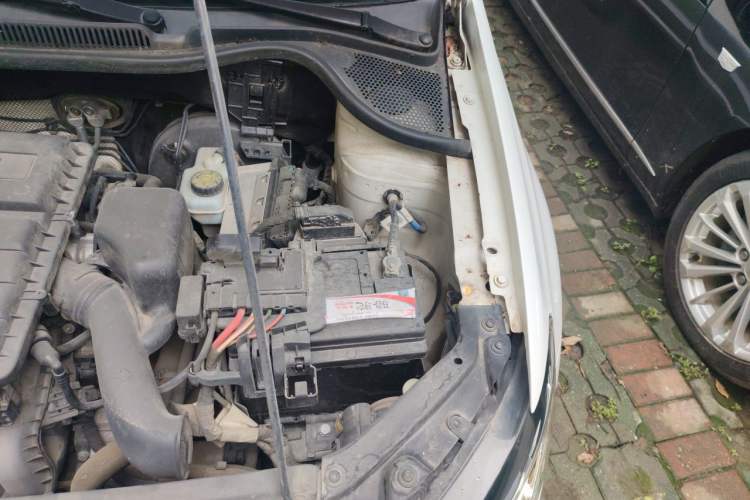 Used Volkswagen Polo 2016 1.6L Automatic Comfort Model Engine Bay Left