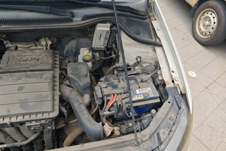 Used Volkswagen Polo 2016 1.4L Automatic Trendy Model Engine Bay Left