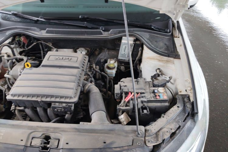 Used Volkswagen Polo 2016 1.4L Manual Fashion Model Engine Bay Left