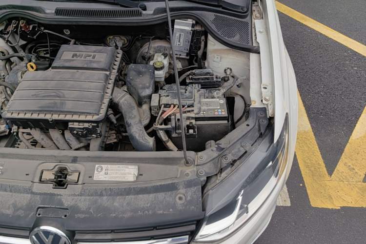 Used Volkswagen Polo 2016 1.6L Automatic Comfort Model Engine Bay Left