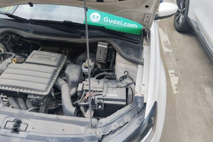 Used Volkswagen Polo 2016 1.4L Automatic Trendy Model Engine Bay Left