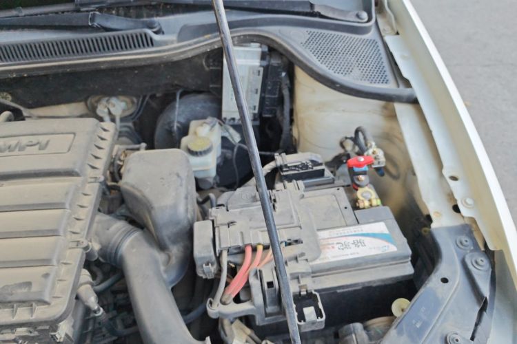 Used Volkswagen Polo 2016 1.6L Automatic Comfort Model Engine Bay Left
