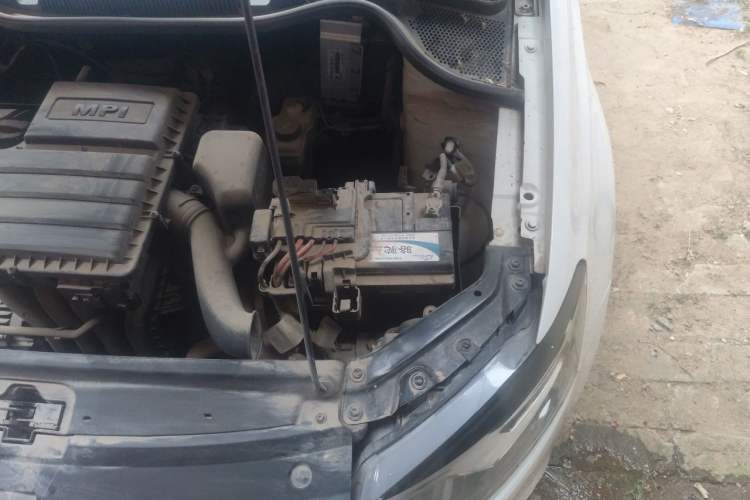 Used Volkswagen Polo 2016 1.4L Manual Fashion Model Engine Bay Left