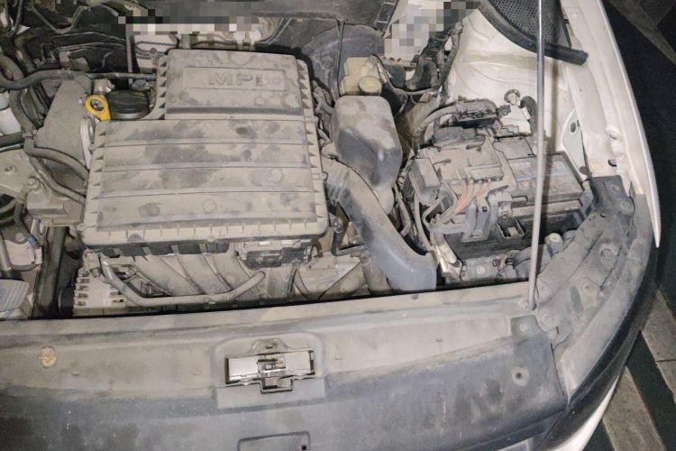 Used Volkswagen Polo 2016 1.4L Automatic Trendy Model Engine Bay Left