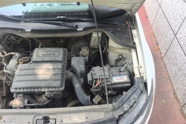 Used Volkswagen Polo 2016 1.4L Manual Fashion Model Engine Bay Left