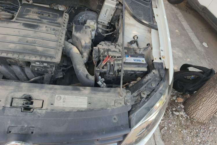 Used Volkswagen Polo 2016 1.4L Manual Fashion Model Engine Bay Left