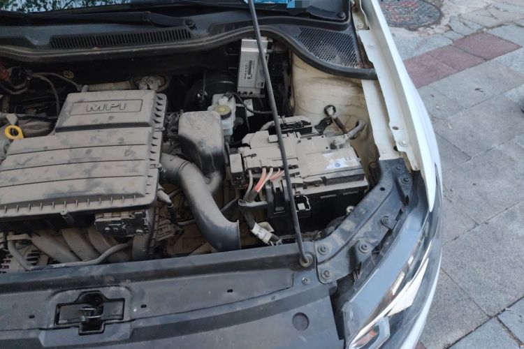 Used Volkswagen Polo 2016 1.4L Automatic Trendy Model Engine Bay Left