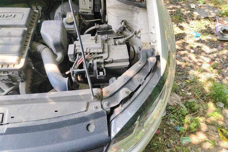 Used Volkswagen Polo 2016 1.6L Automatic Comfort Model Engine Bay Left