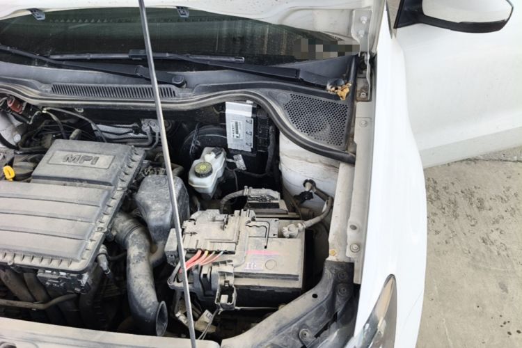 Used Volkswagen Polo 2016 1.4L Automatic Trendy Model Engine Bay Left