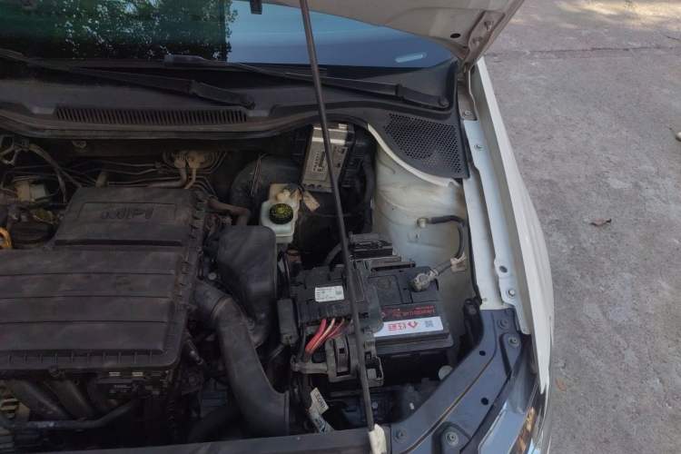 Used Volkswagen Polo 2016 1.6L Automatic Comfort Model Engine Bay Left