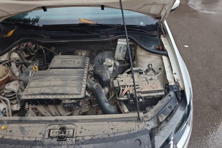 Used Volkswagen Polo 2016 1.6L Automatic Comfort Model Engine Bay Left