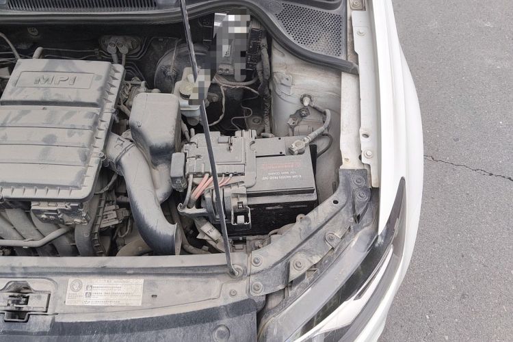 Used Volkswagen Polo 2016 1.4L Manual Fashion Model Engine Bay Left
