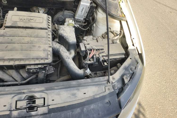 Used Volkswagen Polo 2016 1.4L Manual Fashion Model Engine Bay Left