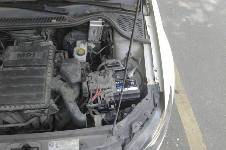 Used Volkswagen Polo 2016 1.4L Automatic Trendy Model Engine Bay Left