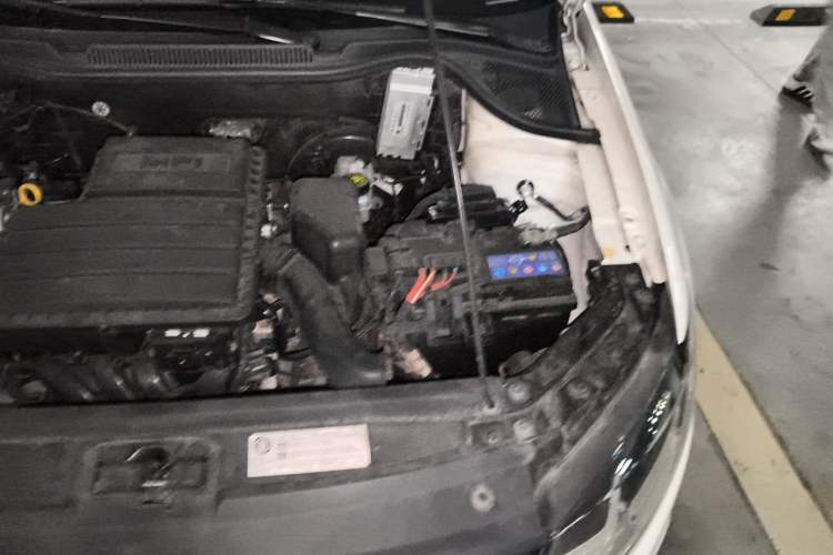 Used Volkswagen Polo 2016 1.6L Automatic Comfort Model Engine Bay Left