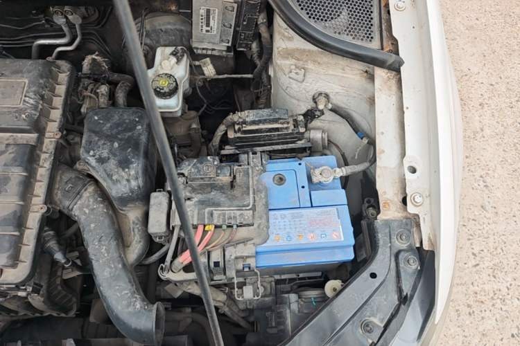 Used Volkswagen Polo 2016 1.6L Automatic Comfort Model Engine Bay Left