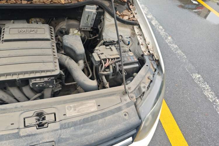 Used Volkswagen Polo 2016 1.4L Automatic Trendy Model Engine Bay Left