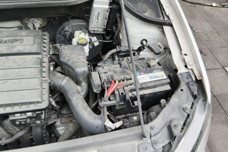 Used Volkswagen Polo 2016 1.4L Automatic Trendy Model Engine Bay Left